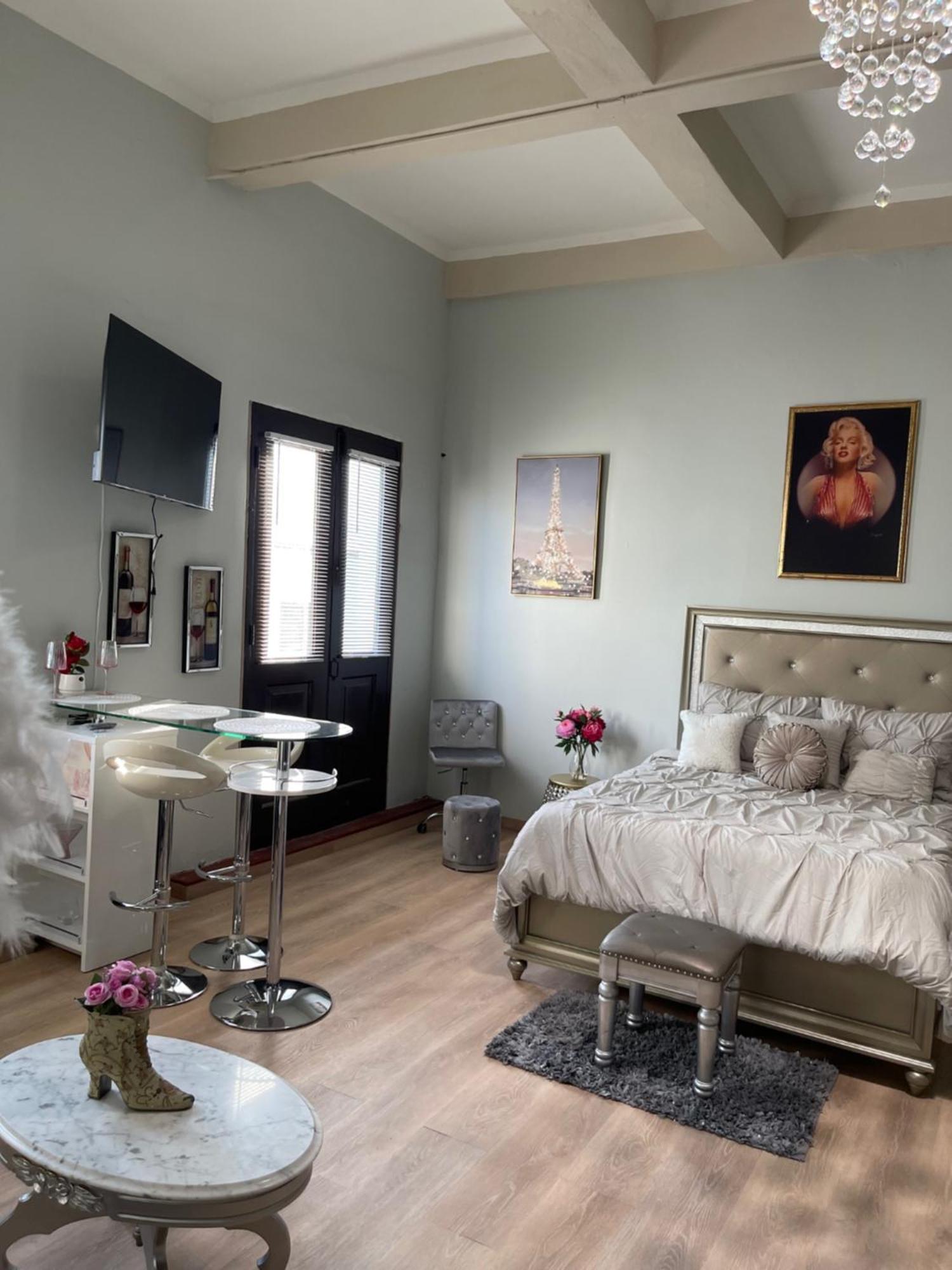 The Balconies Studio, The Marilyn Suite & The Crystal Apartment At Casa Of Essence In Old San Juan Luaran gambar